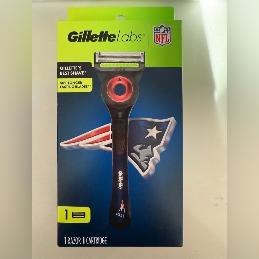 Gillette Labs NFL New England Patriots Licensed Razor🏈 Plus 1 Refill NIB Sealed